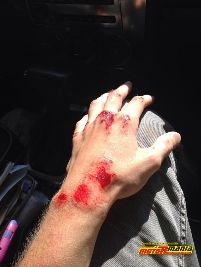 Gleba przy 110 kmh jedynie w koszulce na Ducati Monster 1100 Evo (1)