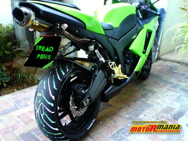 Kawasaki z kolorowa opona