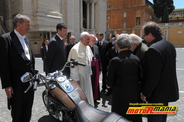 Dyna Super Glide Custom 2013 dla Papieza Franciszka