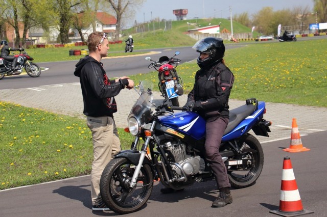 Marcin i Madzia na szkoleniu HigH szkolenie motocyklowe - tor Gostyn (8)