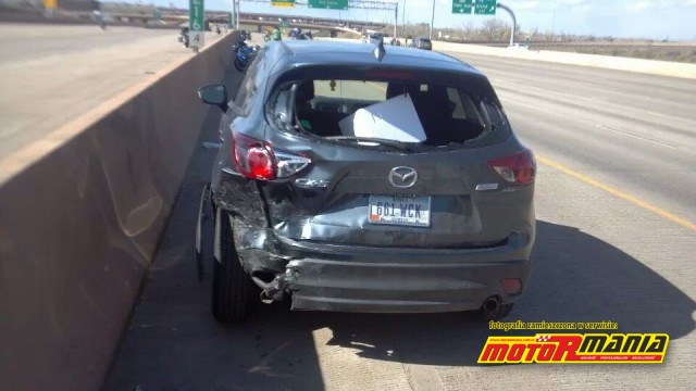 mazda mx5 po wypadku z motocyklem