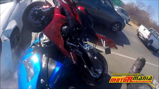 Sceny z wypadku motocykle i mercedes (3)