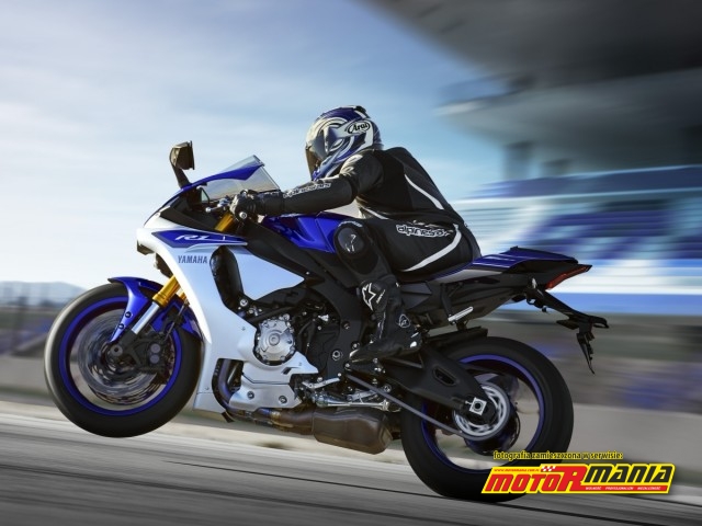 Yamaha YZF-R1 2015 (2)