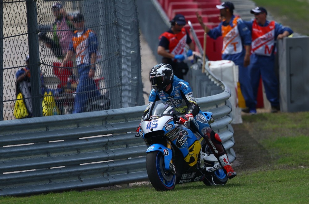 Scott po upadku - foto: Marc VDS