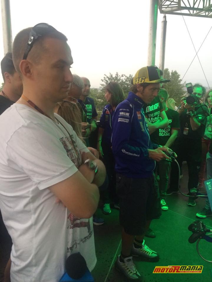 Rossi z Mickiem na premierze MotoGP na Play Station