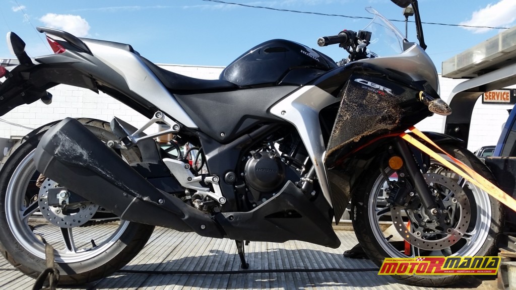 Toyta Rav4 vs CBR125R (3)