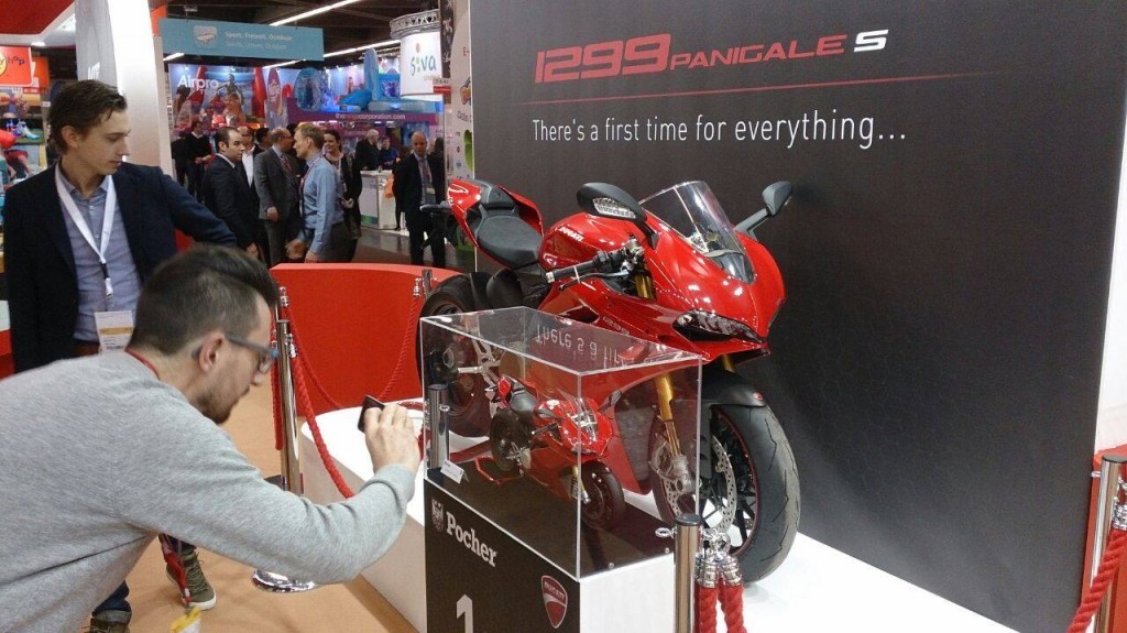 pocher-14-ducati-panigale-1299s-nuremberg-toy-fair-2015-front