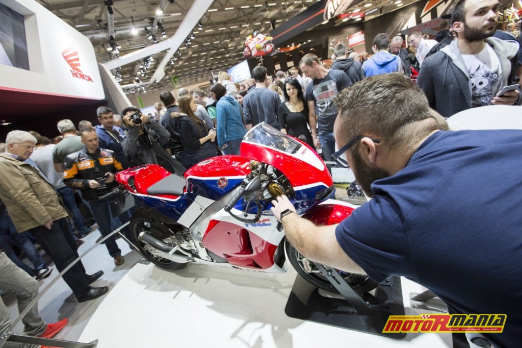 Intermot 2016 - wystawa motocykli i skuterow w Kolonii, Niemcy (22)