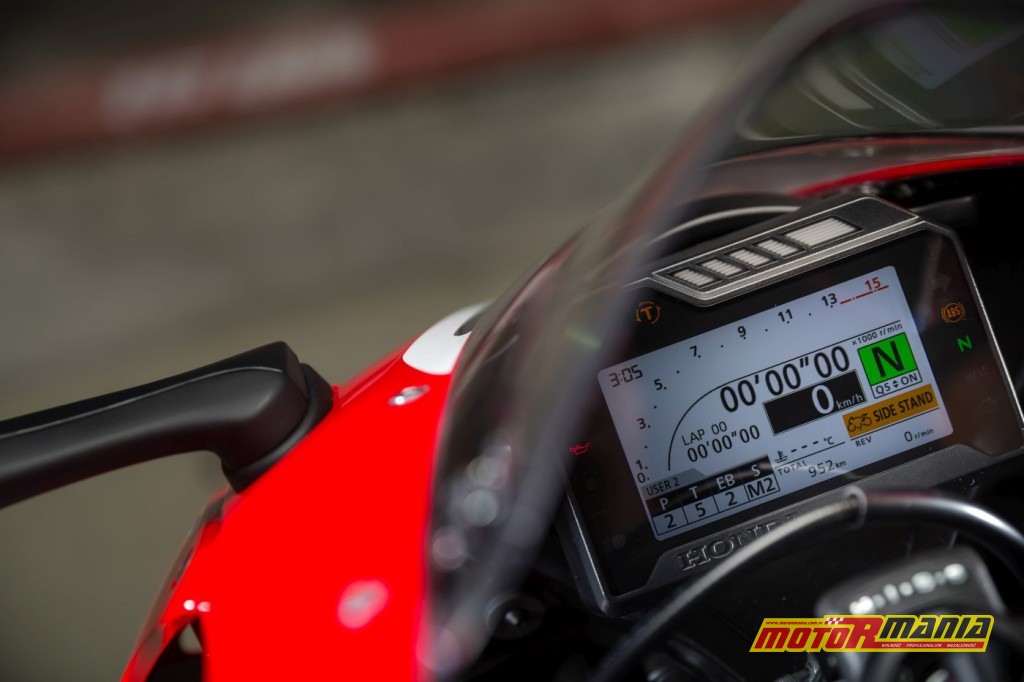 Honda CBR1000RR Fireblade 2017 test motormania (12)