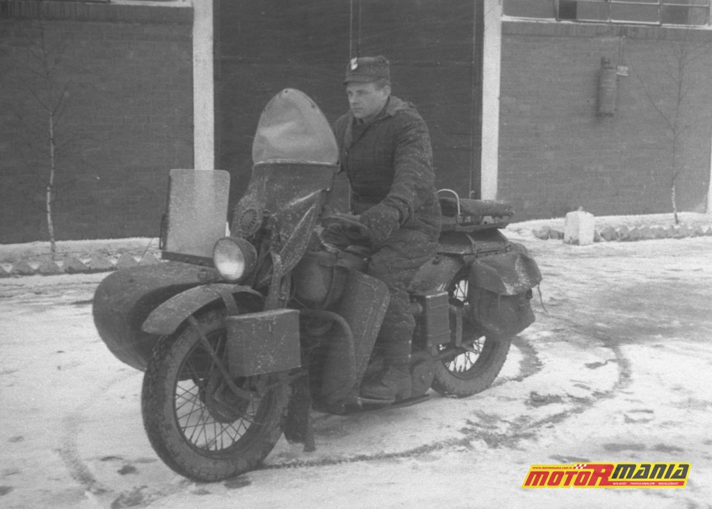 Polski Milicjant na Harley-Davidson WLA 42