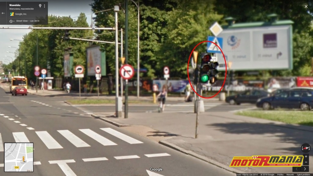 Przykładowy sygnalizator BUS na buspasie przed skrzyżowaniem ul. Wawelskiej z ul.  Żwirki i Wigury.