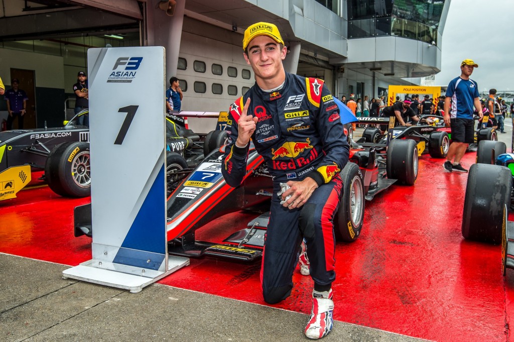 W grudniu Jack wygrał wyścig azjatyckiej Formuły 3 na torze Sepang
