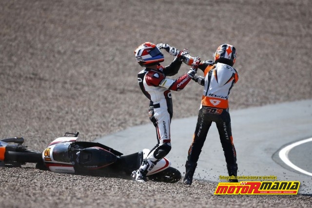 Moto3 bójka walka gp niemiec 2014 (5) - fot Reuters