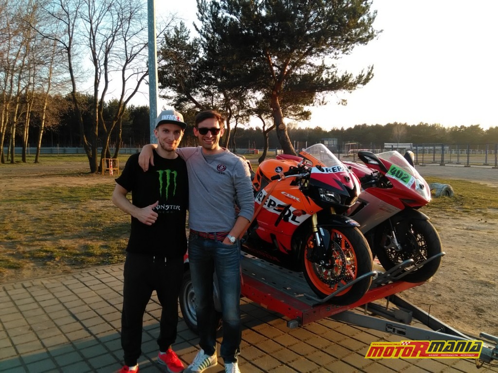 Michał i Pasio na motocyklach (3)